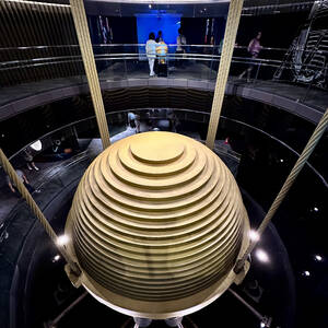 Tuned mass damper in Taipei 101